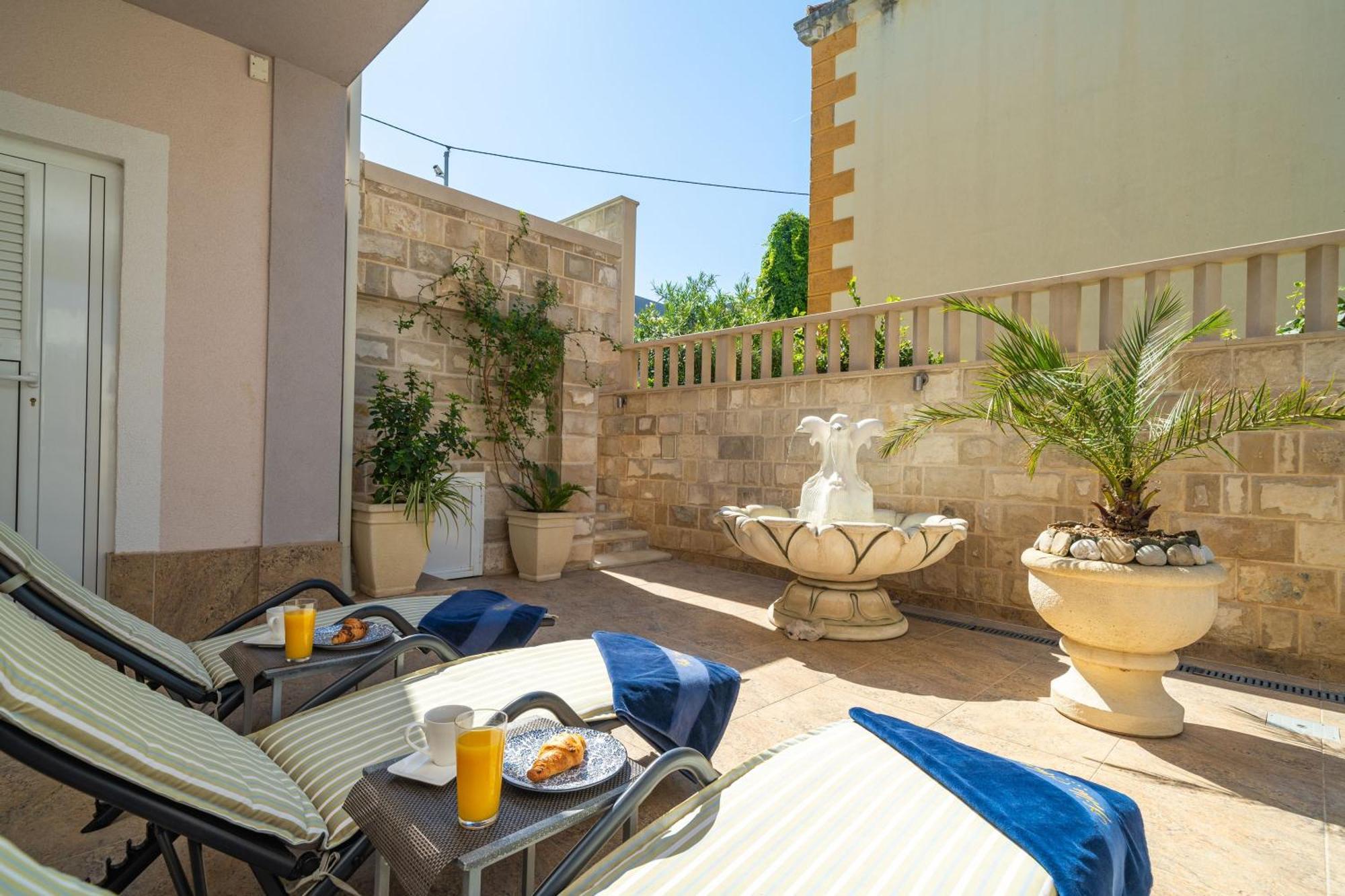 Apartments Villa Aura - Adult Only Ragusa Esterno foto